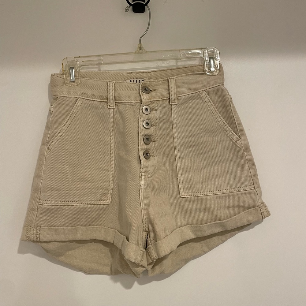 DISSH beige jean shorts with buttons